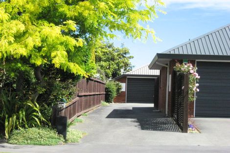 Photo of property in 2/64 Apsley Drive, Avonhead, Christchurch, 8042