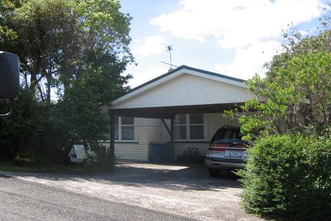 Photo of property in 321 Glenfield Road, Glenfield, Auckland, 0629