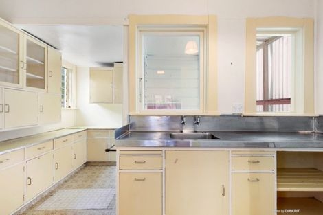 Photo of property in 199 Sutherland Road, Lyall Bay, Wellington, 6022