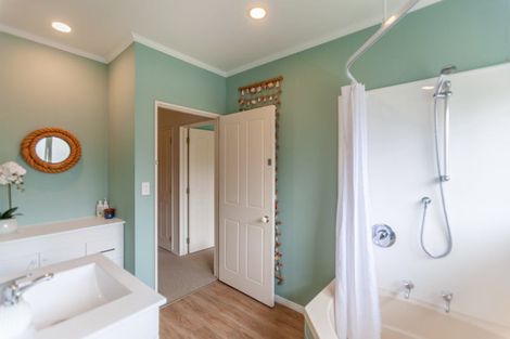 Photo of property in 1/217 Mcleod Street, Camberley, Hastings, 4120