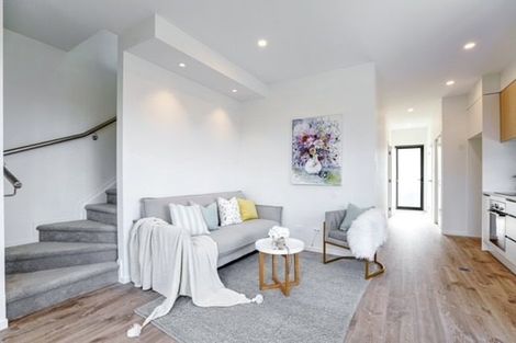 Photo of property in 4b Unsworth Drive, Unsworth Heights, Auckland, 0632