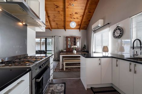 Photo of property in 18 Uta Street, Utuhina, Rotorua, 3015