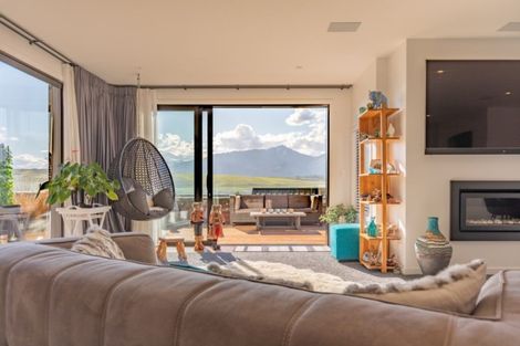 Photo of property in 2/27 Rannoch Drive, Jacks Point, Queenstown, 9371