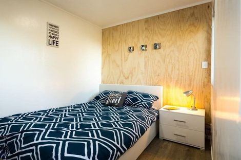 Photo of property in 19 Rauhuia Crescent, Parau, Auckland, 0604