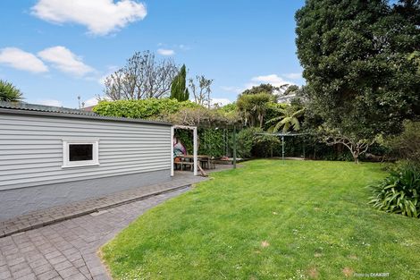 Photo of property in 43 Severn Street, Island Bay, Wellington, 6023