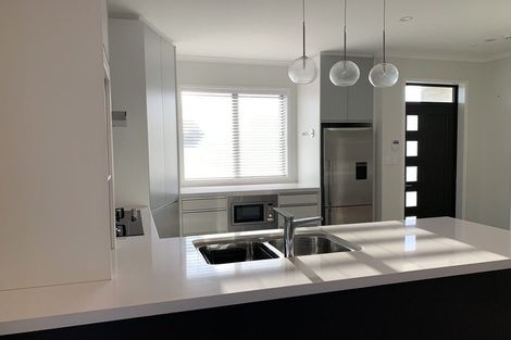 Photo of property in 17 Somerby Mews, Silverstream, Upper Hutt, 5019