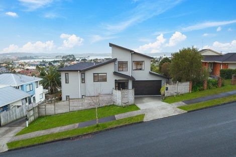 Photo of property in 11 Matisse Drive, West Harbour, Auckland, 0618