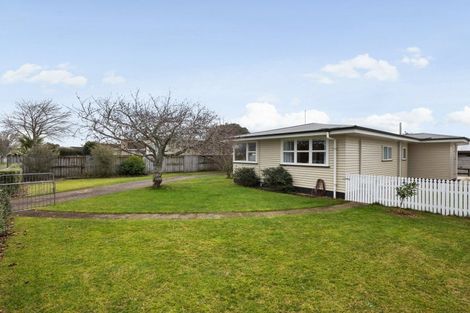 Photo of property in 4 Dover Road, St Andrews, Hamilton, 3200