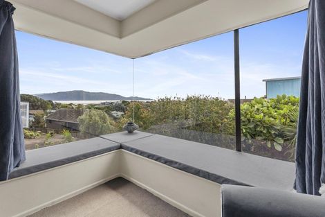 Photo of property in 15 Pine Ridge Terrace, Waikanae Beach, Waikanae, 5036