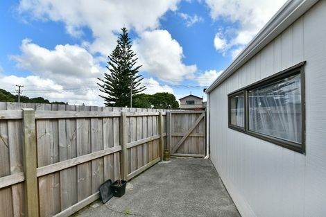 Photo of property in 3 Centreway Road, Orewa, 0931