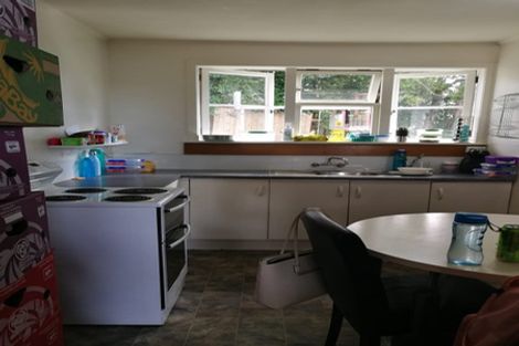 Photo of property in 43 Sunnyside Road, Sunnyvale, Auckland, 0612