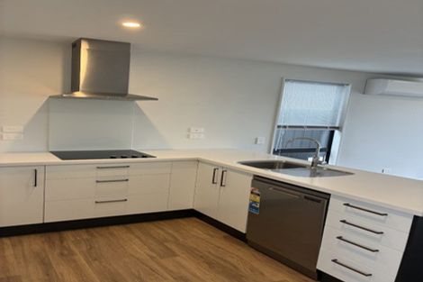 Photo of property in 5 Wheatsheaf Lane, Heathcote Valley, Christchurch, 8022