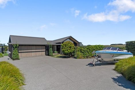 Photo of property in 28 Capriole Crescent, Kingseat, Papakura, 2580