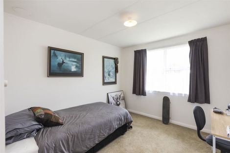 Photo of property in 4 Tingey Place, Awapuni, Palmerston North, 4412