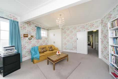 Photo of property in 7 Station Road, Marton, 4710