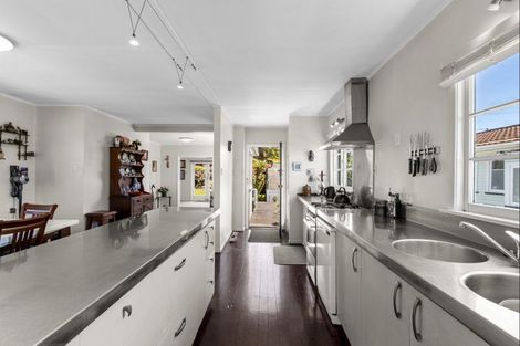 Photo of property in 101 Clawton Street, Westown, New Plymouth, 4310