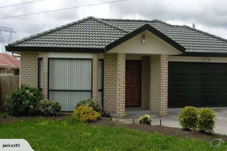 Photo of property in 32 Carrick Glen Avenue, Flat Bush, Auckland, 2019