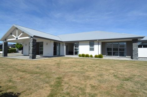 Photo of property in 4 Avalanche Place, Wanaka, 9305