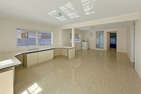 Photo of property in 58 Knightsbridge Drive, Forrest Hill, Auckland, 0620