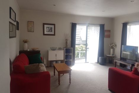 Photo of property in 131 View Road, Sunnyvale, Auckland, 0612