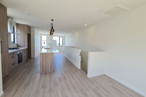 Photo of property in 20b Crestview Rise, Papakura, 2110