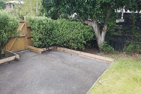 Photo of property in 4 La Trobe Street, Pakuranga Heights, Auckland, 2010