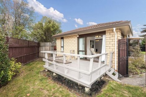 Photo of property in 32 Royal Park Drive, Parklands, Christchurch, 8083