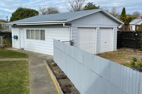 Photo of property in 6 Pain Street, Bulls, 4818