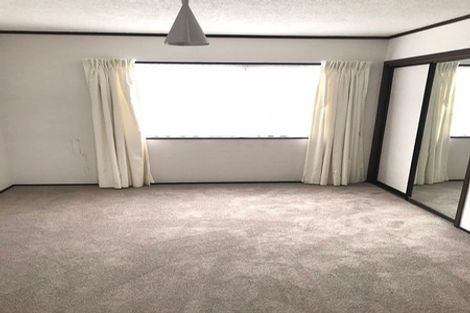 Photo of property in 2/5 Kegworth Place, Browns Bay, Auckland, 0630