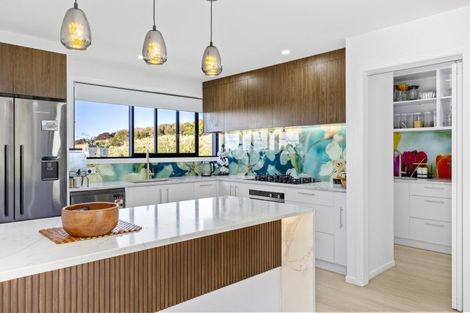 Photo of property in 5 Grandview Lane, Acacia Bay, 3385