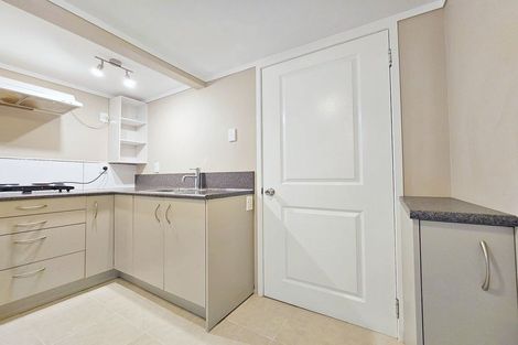 Photo of property in 6/125a Birkdale Road, Birkdale, Auckland, 0626