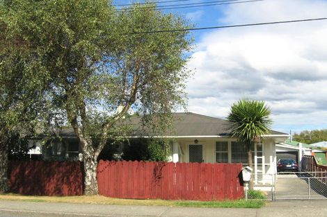 Photo of property in 12 Moeraki Road, Maoribank, Upper Hutt, 5018