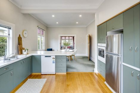 Photo of property in 11 Vigor Brown Street, Napier South, Napier, 4110