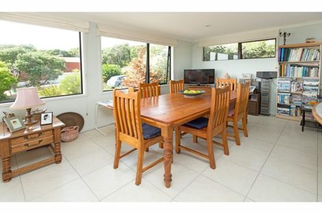 Photo of property in 115 Pacific Parade, Army Bay, Whangaparaoa, 0930