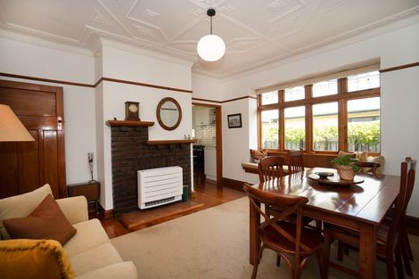 Photo of property in 37 Manapouri Crescent, Hokowhitu, Palmerston North, 4410