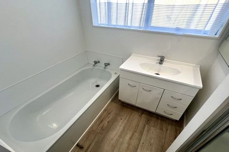 Photo of property in 12 Palliser Place, Milson, Palmerston North, 4414