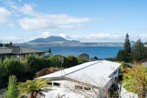 Photo of property in 3b Isobel Street, Acacia Bay, Taupo, 3330
