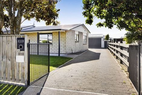 Photo of property in 212 Waihi Road, Hawera, 4610