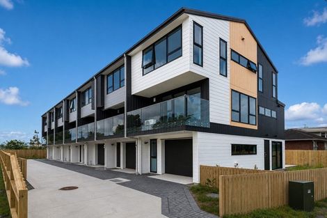 Photo of property in 1/36 Longburn Road, Henderson, Auckland, 0610