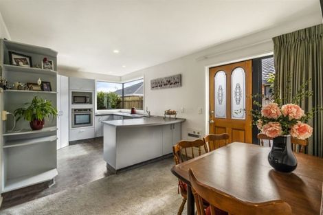 Photo of property in 96a Picton Avenue, Riccarton, Christchurch, 8011