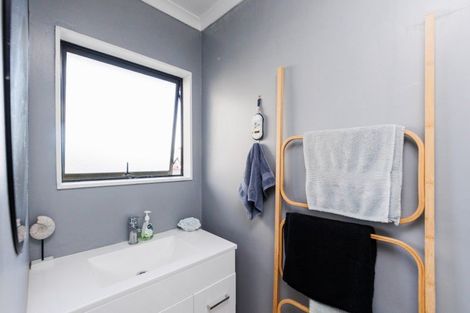 Photo of property in 1 Crewe Crescent, Hokowhitu, Palmerston North, 4410