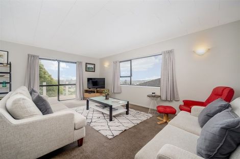 Photo of property in 19 Glenshee Place, Highland Park, Auckland, 2010