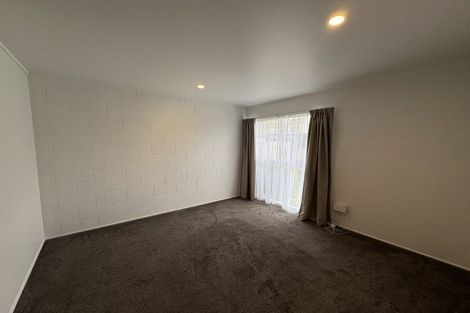Photo of property in 3/109a Te Atatu Road, Te Atatu South, Auckland, 0610
