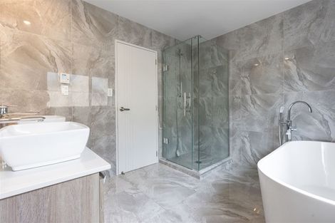 Photo of property in 25b Arrowsmith Drive, Flat Bush, Auckland, 2019