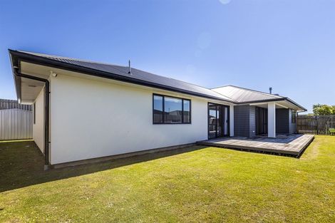 Photo of property in 4 Silicon Way, Fitzherbert, Palmerston North, 4410