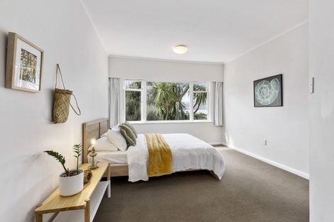 Photo of property in 115 Breaker Bay Road, Breaker Bay, Wellington, 6022