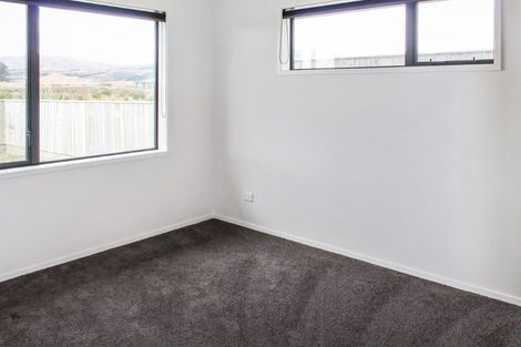 Photo of property in 32 Silicon Way, Fitzherbert, Palmerston North, 4410