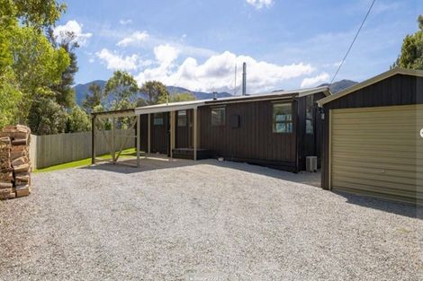 Photo of property in 106 Main Rd Havelock, Havelock, 7100