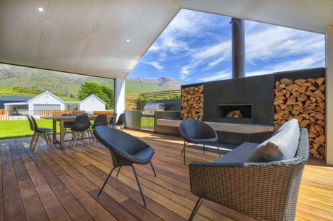 Photo of property in 3 Little Alpha Loop, Wanaka, 9305