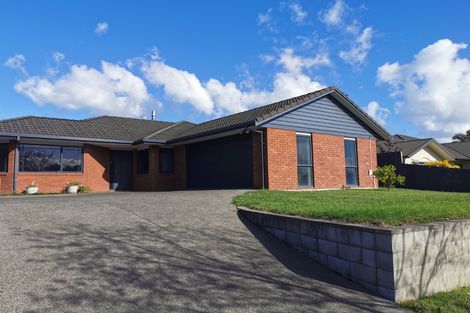 Photo of property in 33 Saint James Drive, Huntington, Hamilton, 3210